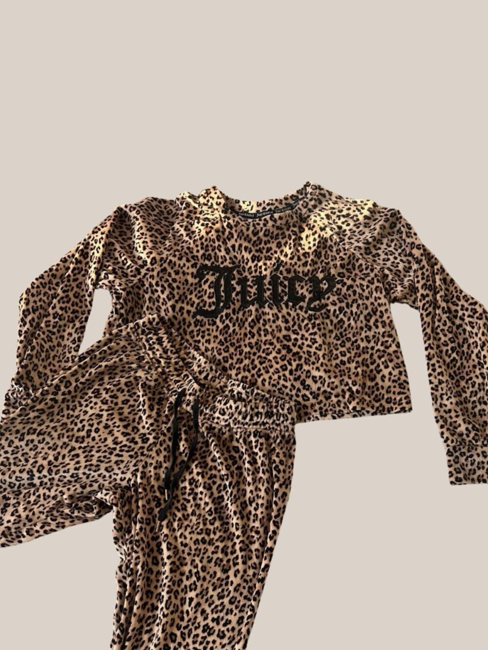 JUICY COUTURE 2pc Leopard Print Velour Top And Pants Lounge Set
